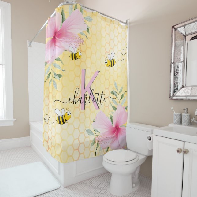 Rideaux De Douche Abeille jaune nid d'abeille fleuron rose monogramm (En situation)