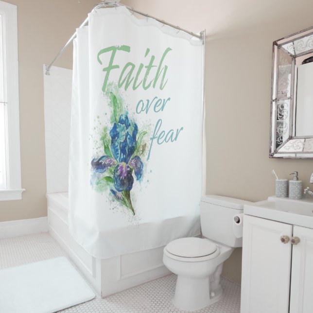 Rideaux De Douche Aquarelle chrétienne pour femmes : La foi au-dessu (En situation)