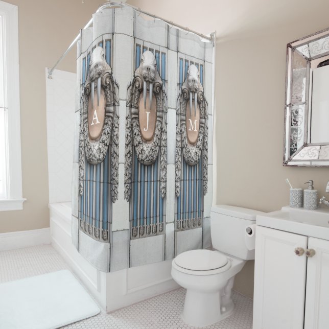 Rideaux De Douche Beaux Arts Walrus Sculpture Monogramme personnalis (En situation)