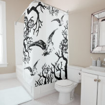 Bécasses ensorceleuses en vol parmi les branches