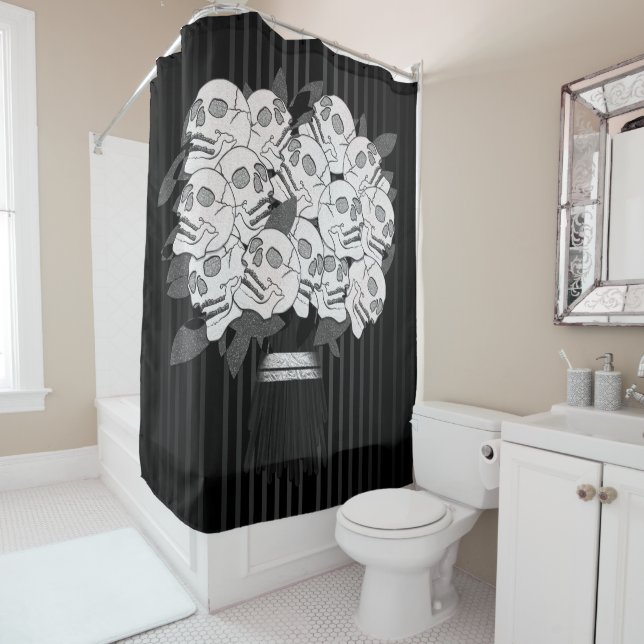 Rideaux De Douche Bouquet de Roses du crâne noir et blanc (En situation)