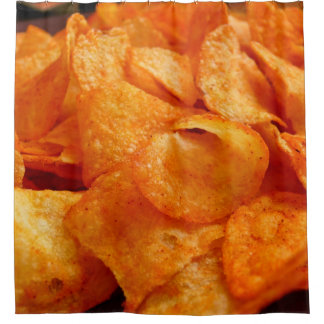 Rideaux De Douche Close up of juicy, crispy, chips on black plate.