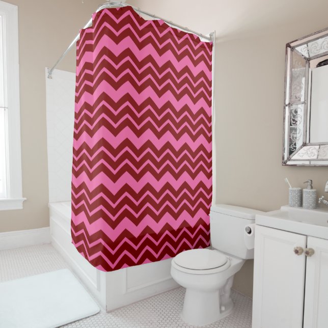 Rideaux De Douche Conception de chevron zigzag rouge bordeaux rose  (En situation)