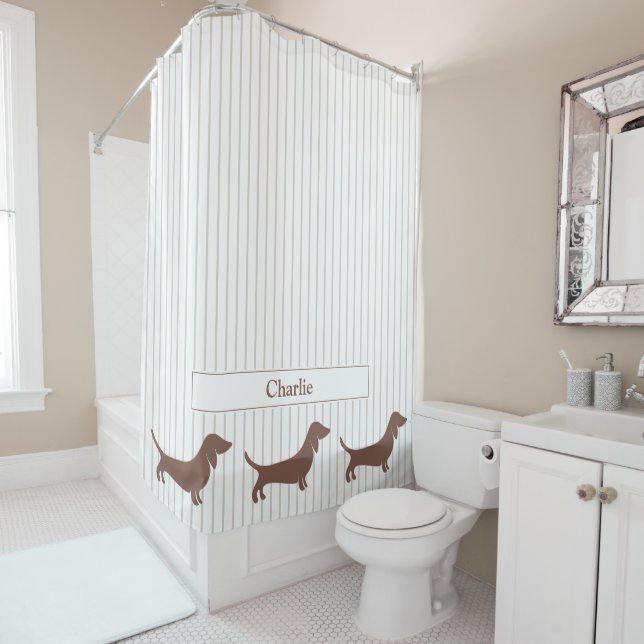 Rideaux De Douche Dachshunts Brown sur bandes beiges Nom personnalis (En situation)