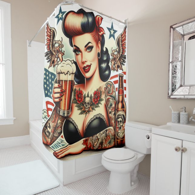 Rideaux De Douche Fille de tatouage de la vieille école (En situation)
