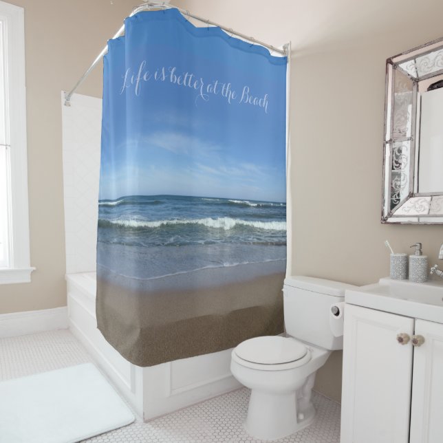 Rideaux De Douche La vie est meilleure à la plage (En situation)