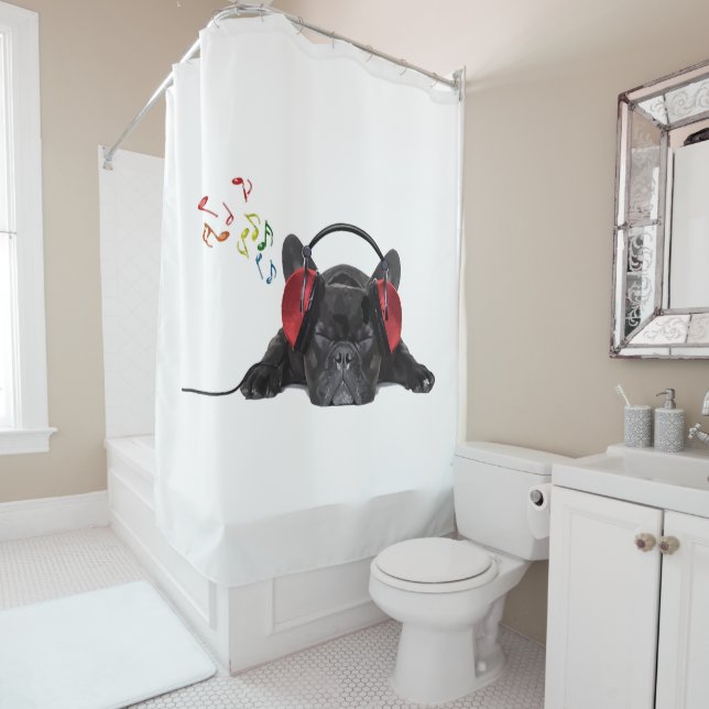Rideaux De Douche Le Chien-taureau noir de France s'installe dans se (En situation)