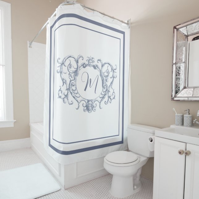 Rideaux De Douche Monogramme classique de bordure bleu poussiéreux (En situation)