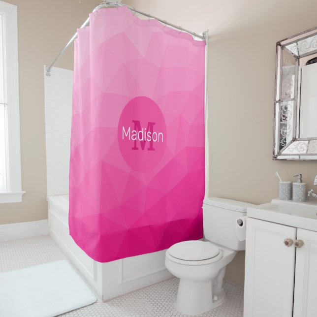 Rideaux De Douche Monogramme Motif à maillage géométrique rose chaud (En situation)