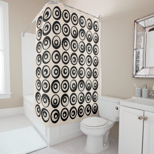 Rideaux De Douche Motif de cercles noir et crème de milieu de siècle (En situation)