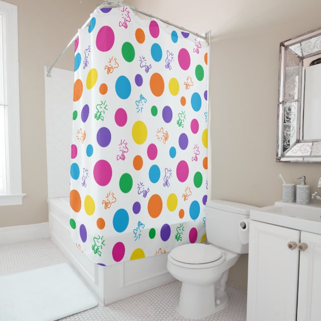 Rideaux De Douche Motif de point de polka arc-en-ciel Woodstock (En situation)
