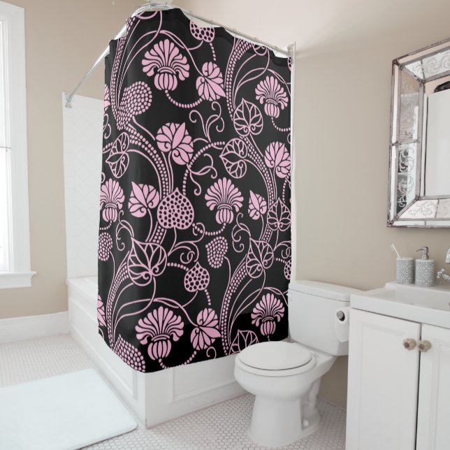 Rideaux De Douche Motif floral rétro rose sur noir (En situation)