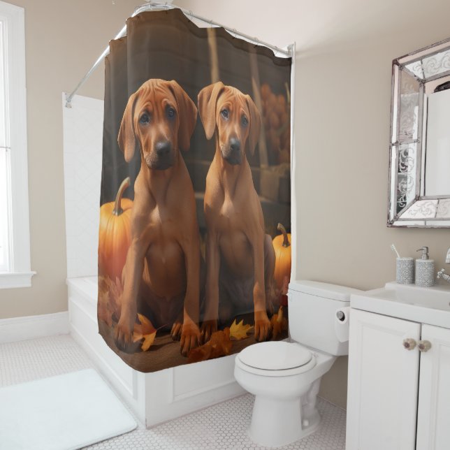Rideaux De Douche Rhodesian Ridgeback Chiot Automne Citrouille délic (En situation)