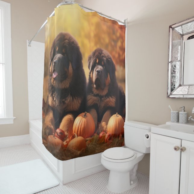 Rideaux De Douche Tibétain Mastiff Chiot Automne Citrouille délice (En situation)