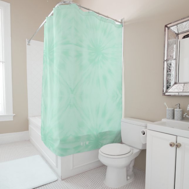 Rideaux De Douche Tie Dye | Monogramme vert de menthe pastel (En situation)