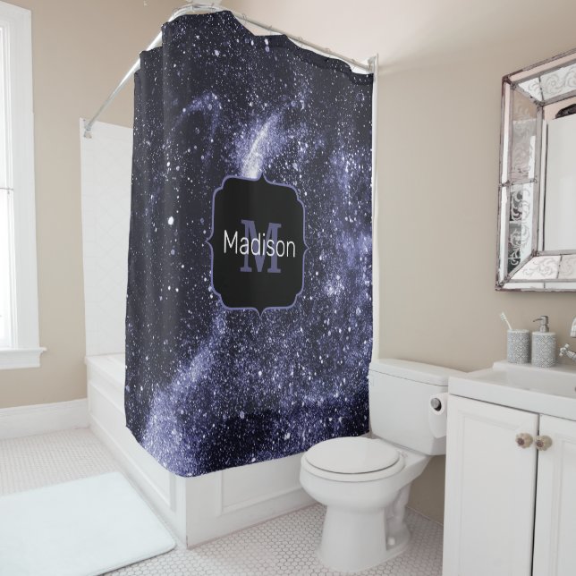 Rideaux De Douche Violet violet peri noir galaxie abstraite Monogram (En situation)