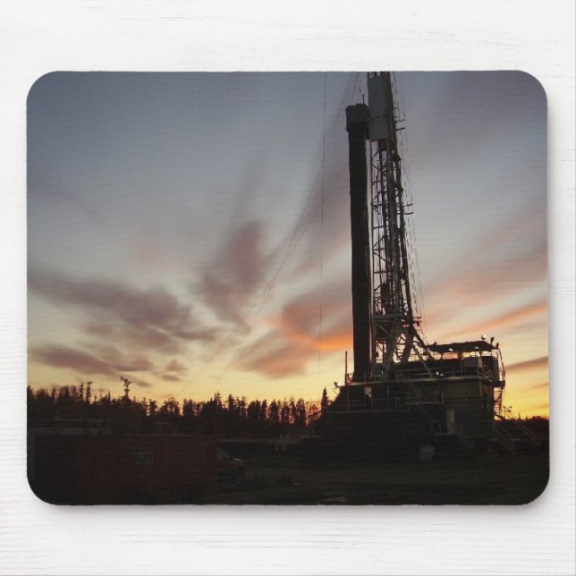 Rigs at sunraise mouse pad (Front)