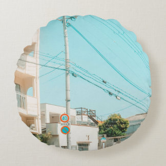 ROAD NEAR HOUSE ROUND PILLOW