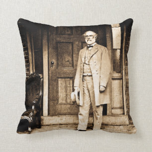 Robert E. Lee in Richmond Virginia Civil War Throw Pillow