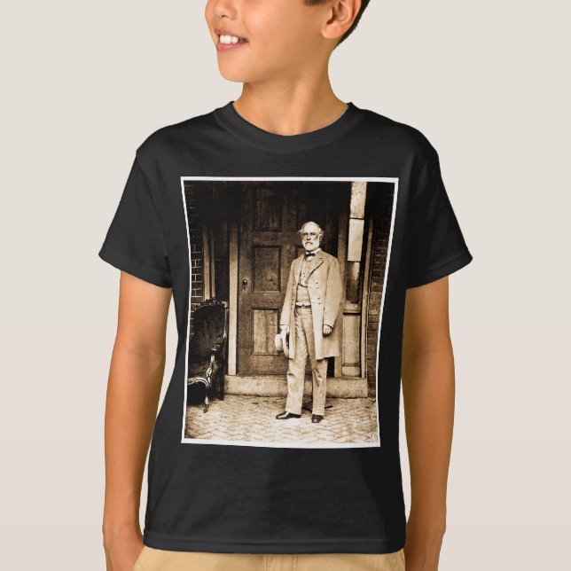 Robert E. Lee - Vintage Mathew Brady T-Shirt (Front)