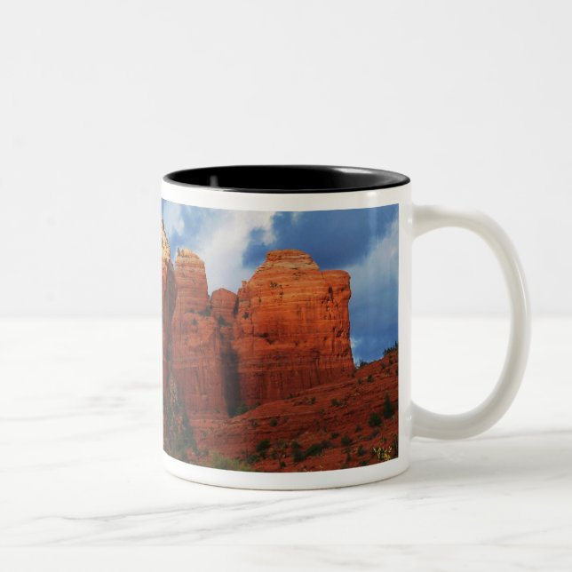 Roche de pot de café dans la tasse de cadeau de (Droit)