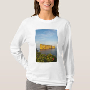 Rocher Perce (Perce Rock), Quebec, Canada. T-Shirt