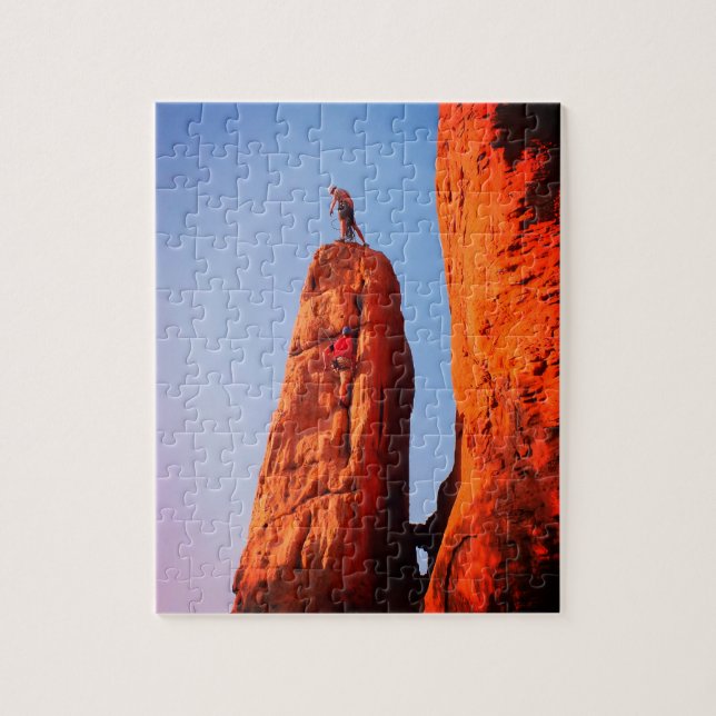 Rock climbing sport jigsaw puzzle (Vertical)