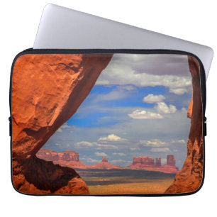 Rock window to Monument Valley, AZ Laptop Sleeve
