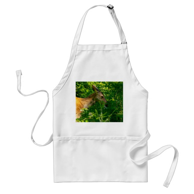 Roe deer in the forest. standard apron (Front)
