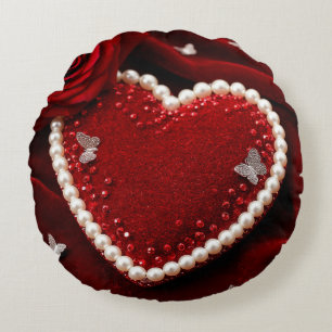 Romantic Heart With Pearl Border Round Pillow
