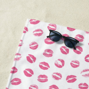 Romantic Kisses Pattern Beach Towel