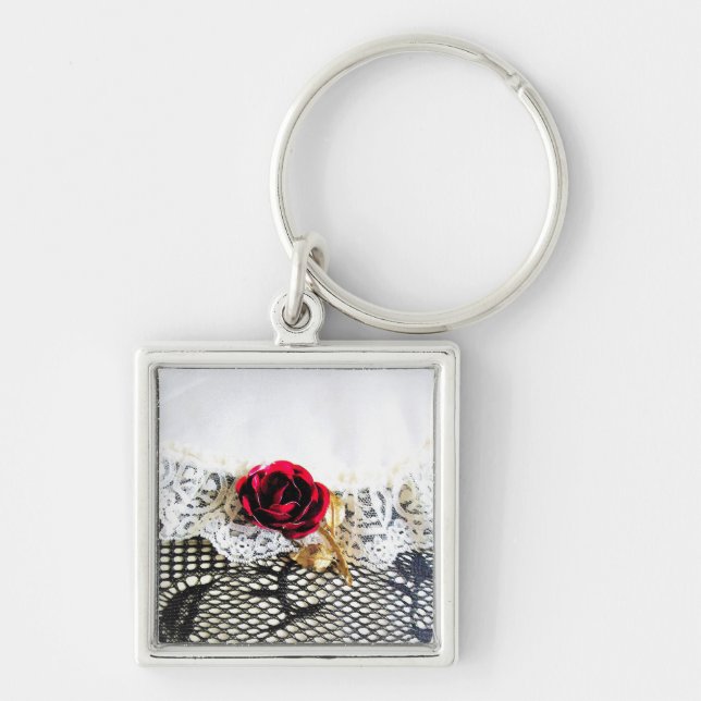 Romantic red rose and white lace keychain (Front)