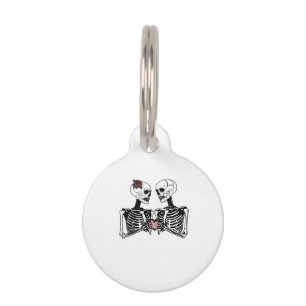 Romantic Skeleton Couple – Gothic With Heart Hands Pet Tag