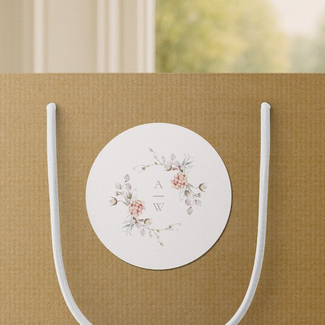 Rond Blush Floral Monogram Wedding Sticker (Créateur téléchargé)