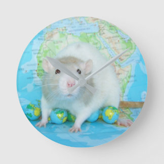 Ronde C'est une horloge mondiale de rat