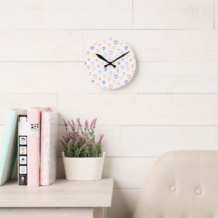 Ronde Horloge coeurs colorés