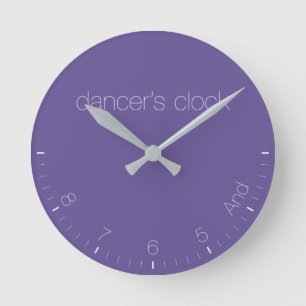 Ronde Horloge de la danseuse du pantone Ultra Violet 201