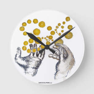 Ronde Horloge de l'artiste avec les mains tendues avec l