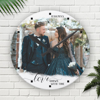 Ronde Horloge de mariage photo Love Grows With Time