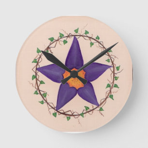 Ronde Horloge pourpre de pentagone étoilé de fleur