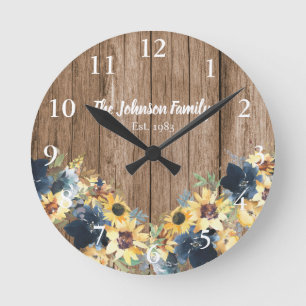 Ronde Sunflowers Rustic Wood Nom de famille Horloge de c
