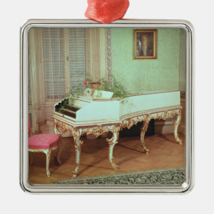 Room with the harpsichord metal ornament