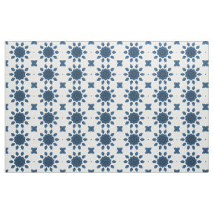 Rose bleu Kaleidoscope Motif sur tissu blanc