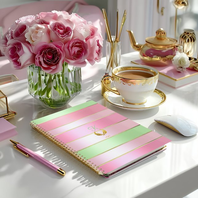 Rose pastel et vert rayé (Stylish Pink and Pastel Green Monogrammed Planner/Glossy Finish (pictured) or Matte)