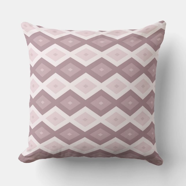 Rose quartz pink diamond pattern throw pillow (Front)
