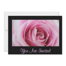 Rose rose Dans Les Invitations De La Pluie