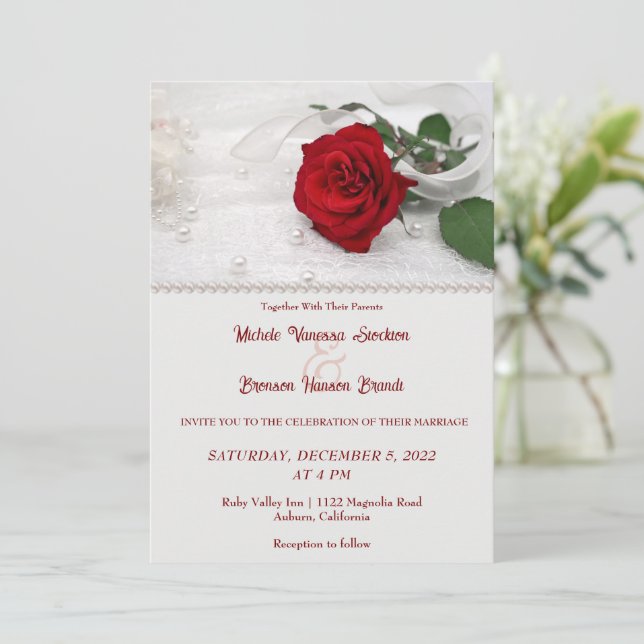 Rose rouge et Faire-part de mariage dentelle (Debout devant)