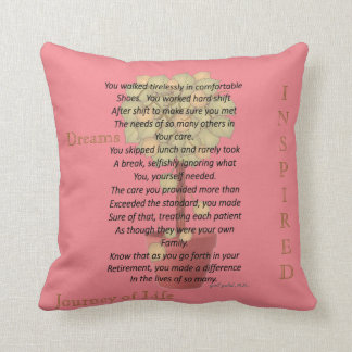 Rose saumoné retiré de coussin de poème