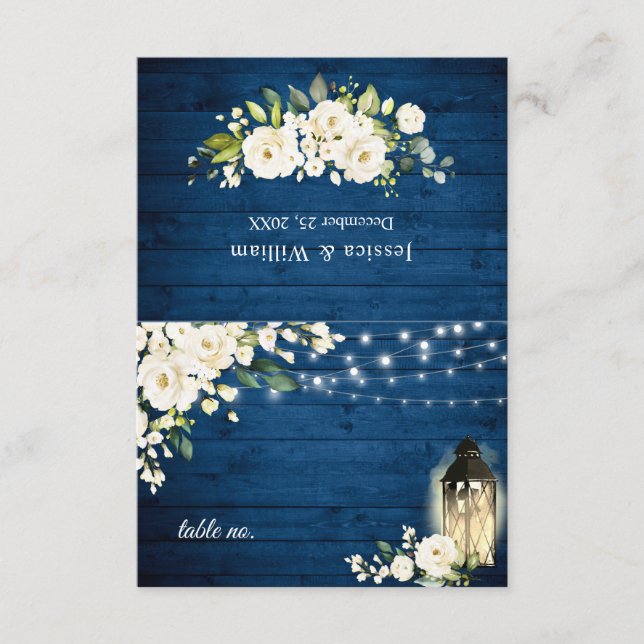 Roses blanches Carte de table Mariage en bois bleu (Devant)