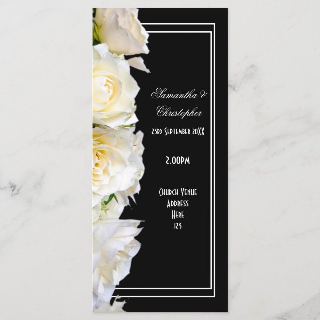 Roses blanches sur le programme de mariage de l'ég (Devant)